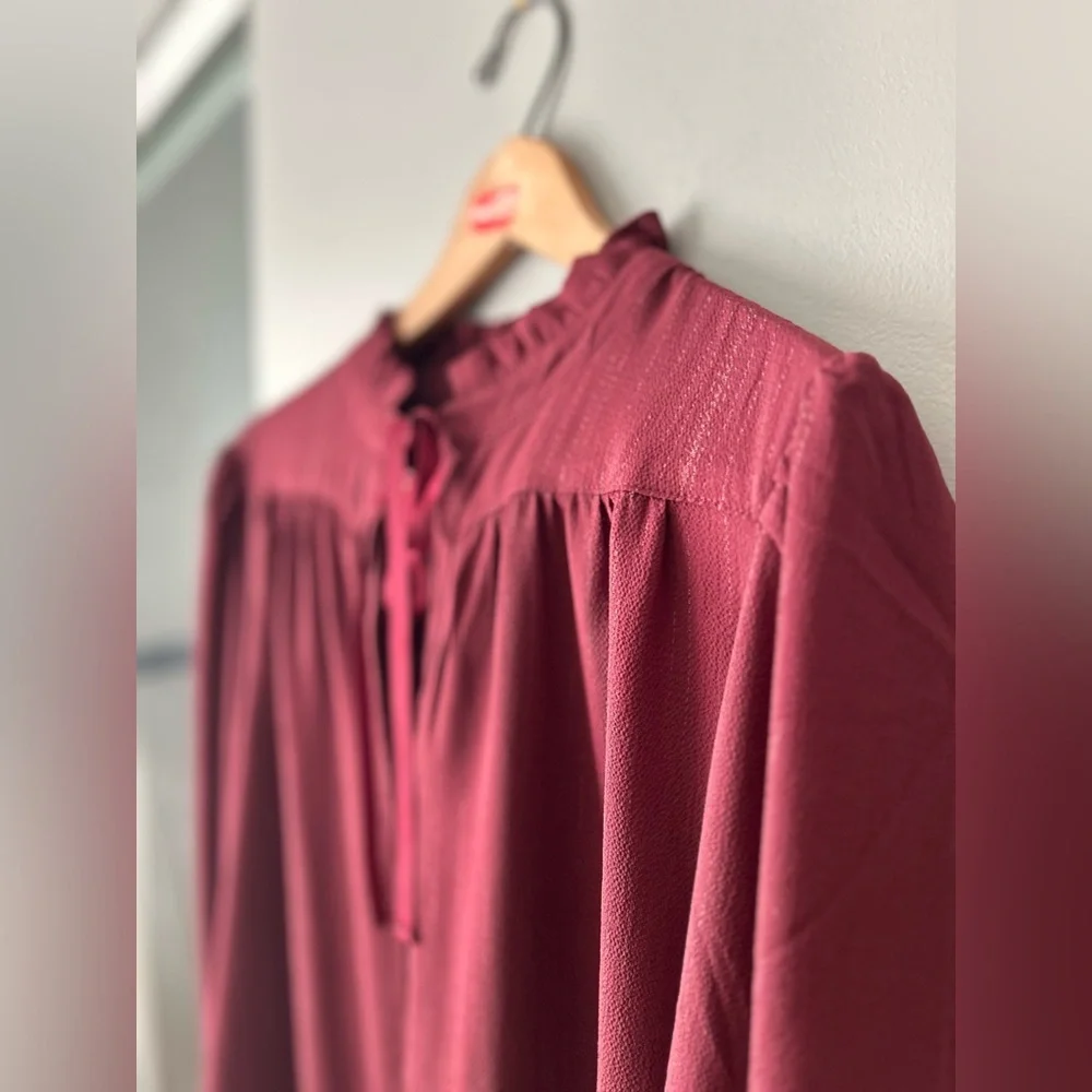 DKNY blouse - Picture 10 of 12